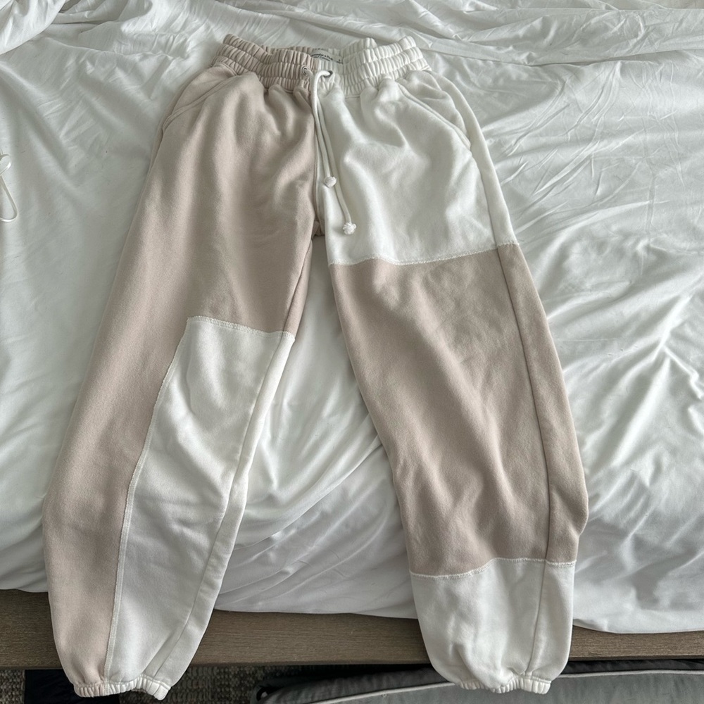 NWOT. Abercrombie Soft AF color block sweat pants. Size S.